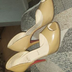 Patent leather shoes